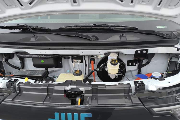 Used JMC E Fushun 2025 Model, Open Window Version, 77 kWh, Mid-axle, Low-roof Engine Bay