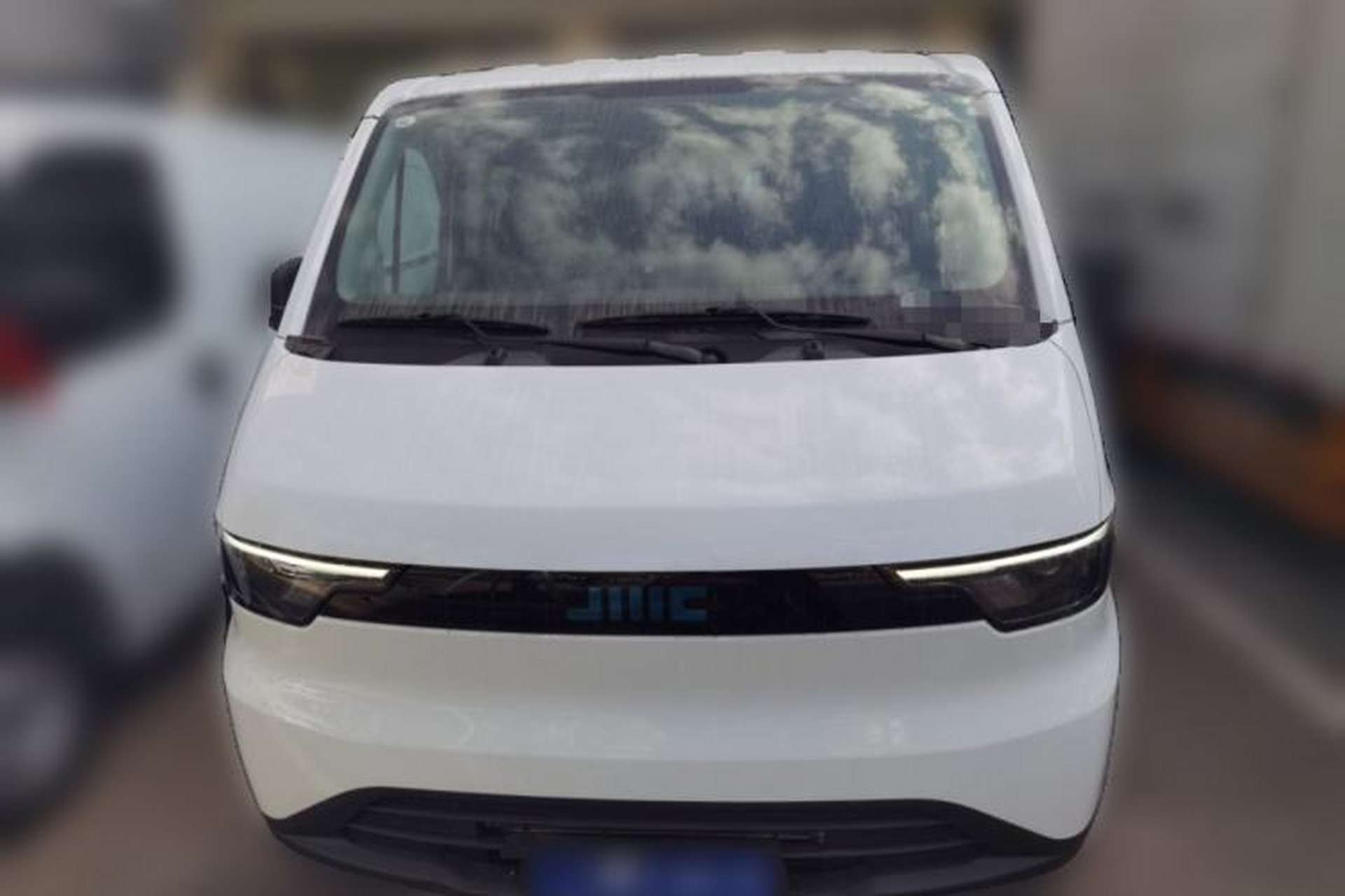 Used JMC E Fushun 2025 Model, Open Window Version, 41.86 kWh, Short Axle, Low-roof Exterior 1