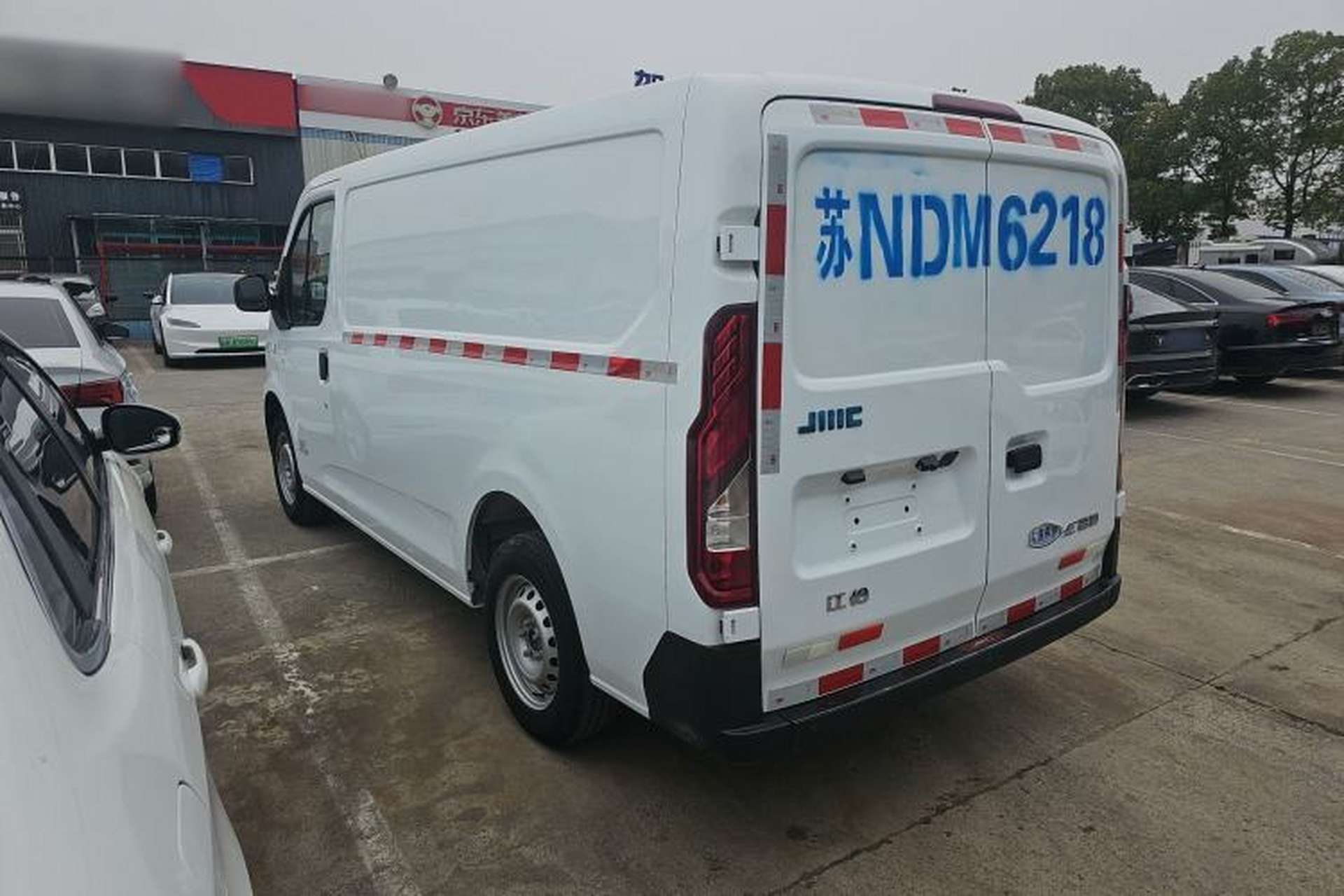 Used JMC E Fushun 2025 Model, Blind Window Version, 41.86 kWh, Short Axle, Low-roof, 3.0 tons Exterior 2