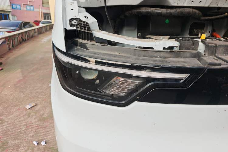 Used JMC E Fushun 2025 Model, Open Window Version, 53.58 kWh, Mid-axle, Mid-roof Exterior 3
