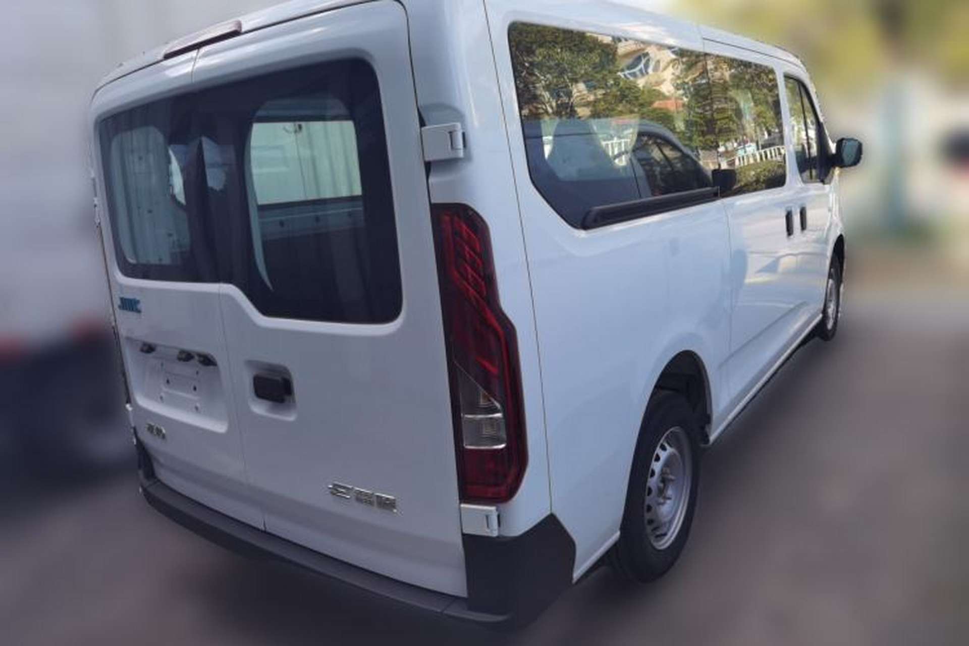 Used JMC E Fushun 2025 Model, Open Window Version, 41.86 kWh, Short Axle, Low-roof Exterior 5