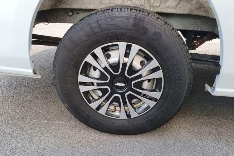 Used JMC E Fushun 2025 Model, Open Window Version, 41.86 kWh, Short Axle, Low-roof Exterior 5