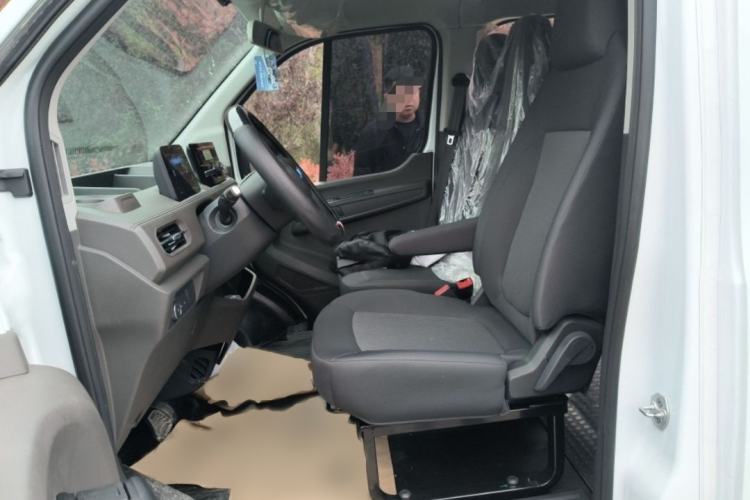 Used JMC E Fushun 2025 Model, Open Window Version, 41.86 kWh, Short Axle, Low-roof Exterior 5