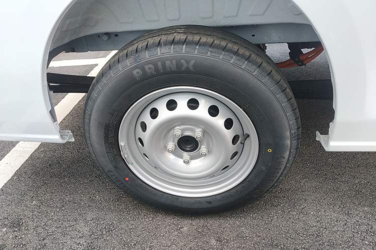 Used JMC E Fushun 2025 Model, Open Window Version, 41.86 kWh, Short Axle, Low-roof Exterior 8