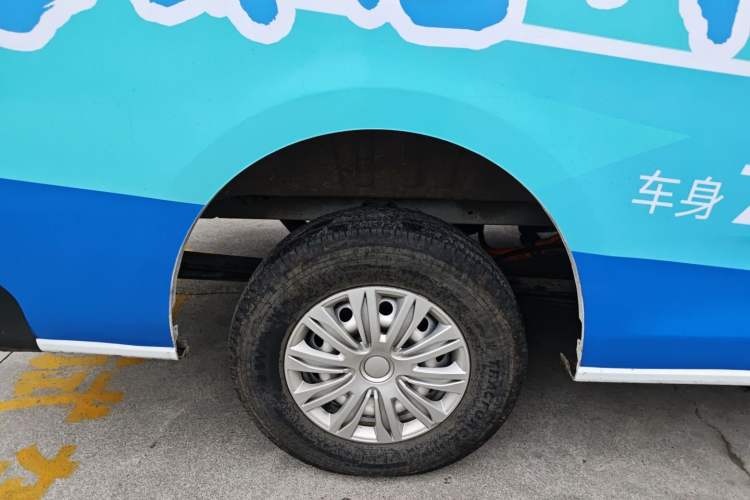 Used JMC E Fushun 2025 Model, Open Window Version, 53.58 kWh, Mid-axle, Mid-roof Exterior 8