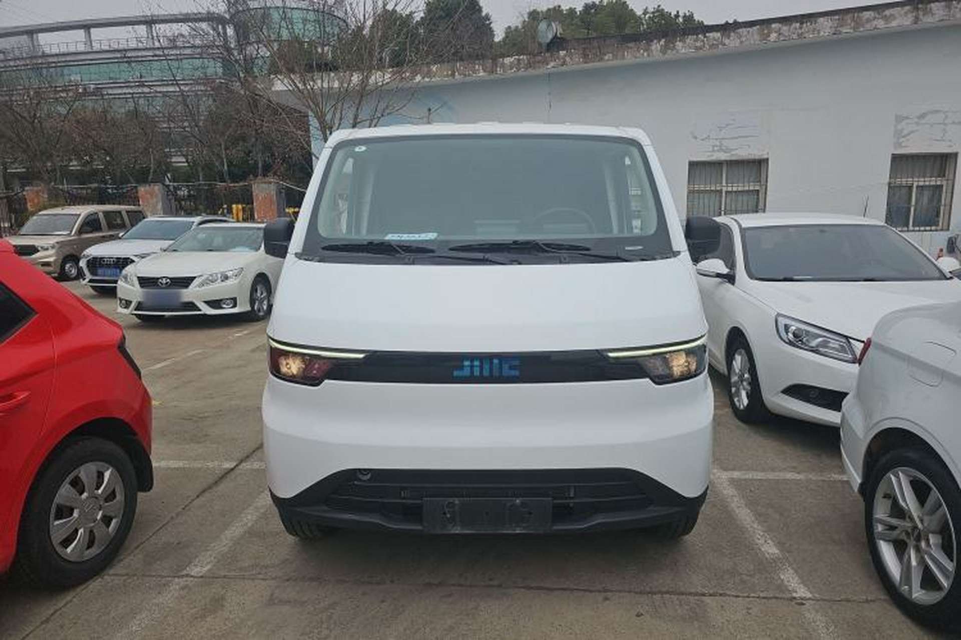 Used JMC E Fushun 2025 Model, Blind Window Version, 41.86 kWh, Short Axle, Low-roof, 3.0 tons Front