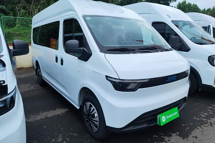 Used JMC E Fushun 2025 Model, Open Window Version, 53.58 kWh, Mid-axle, Mid-roof Front Right 45 Deg