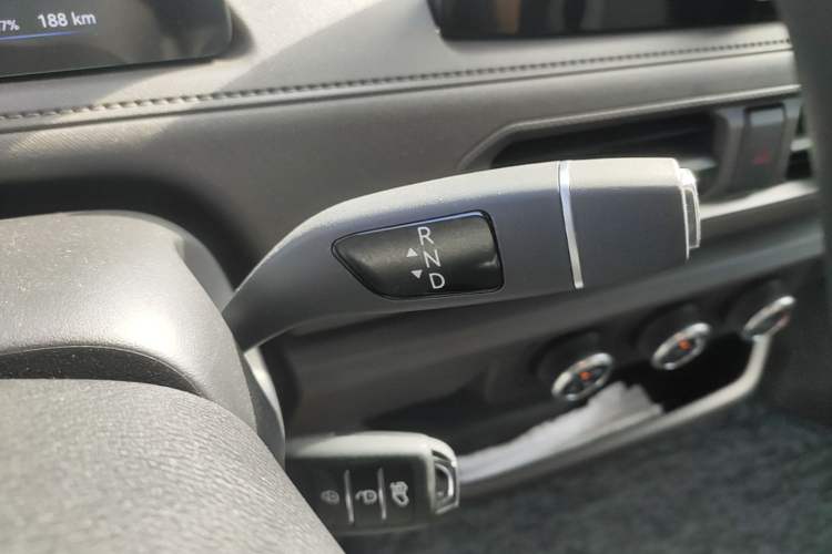 Used JMC E Fushun 2025 Model, Open Window Version, 53.58 kWh, Mid-axle, Mid-roof Gear Lever