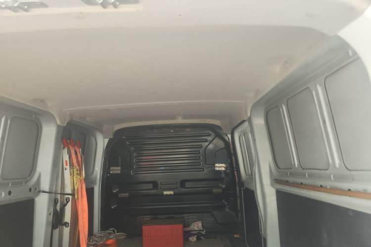 Used JMC E Fushun 2025 Model 41.5 kWh Blind Window Version, Short Wheelbase Low Roof, 3.0 tons Headliner