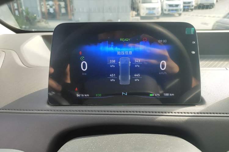 Used JMC E Fushun 2025 Model, Open Window Version, 53.58 kWh, Mid-axle, Mid-roof Instrument Cluster