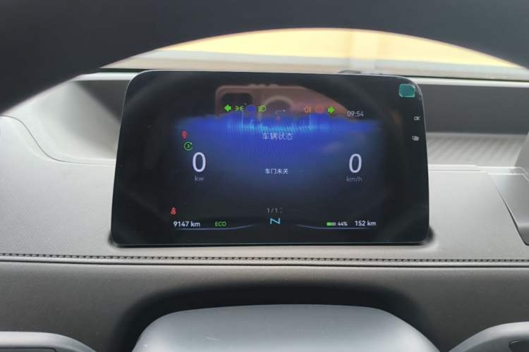Used JMC E Fushun 2025 Model, Open Window Version, 77 kWh, Mid-axle, Low-roof Instrument Cluster