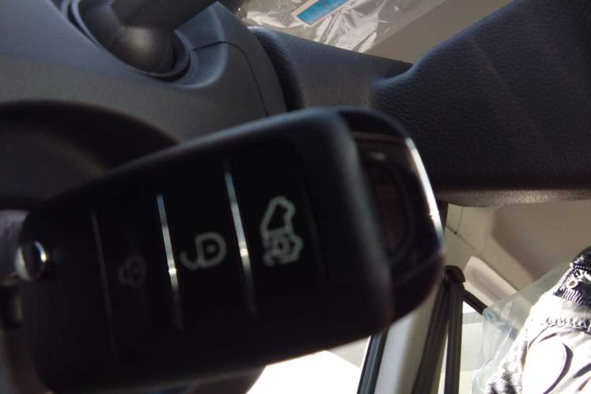 Used JMC E Fushun 2025 Model, Open Window Version, 41.86 kWh, Short Axle, Low-roof Interior 1
