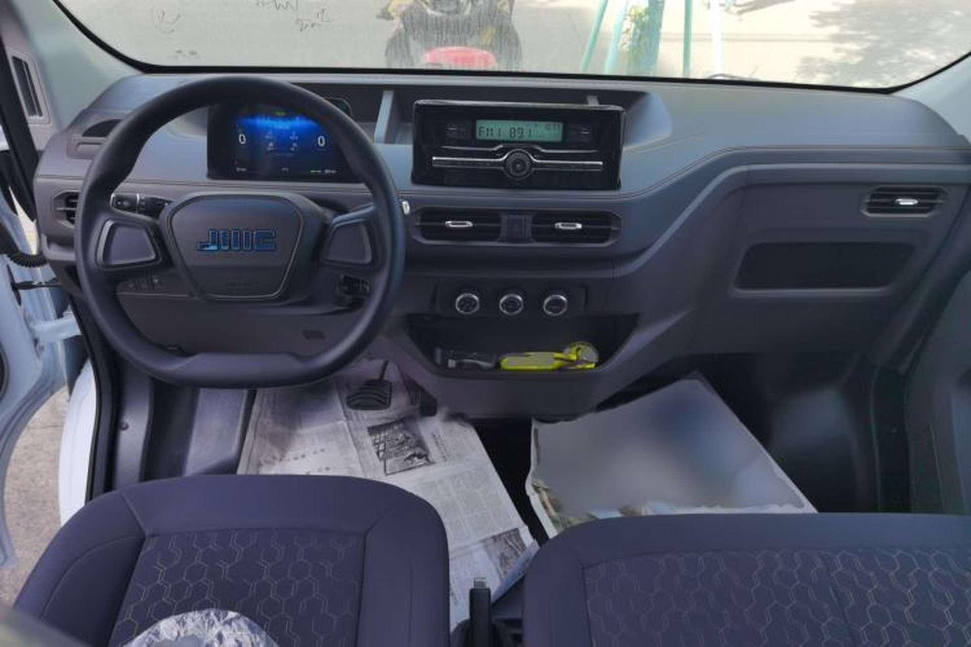 Used JMC E Fushun 2025 Model, Open Window Version, 41.86 kWh, Short Axle, Low-roof Interior 2