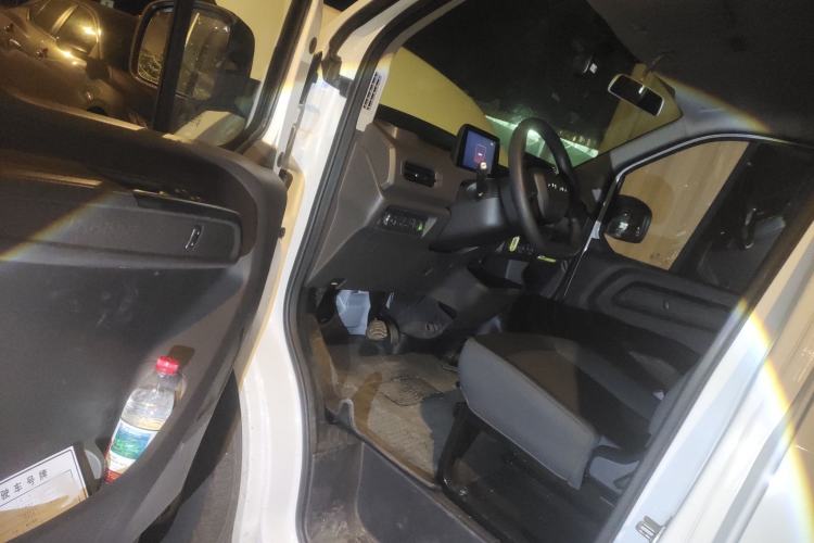 Used JMC E Fushun 2025 Model, Open Window Version, 41.86 kWh, Short Axle, Low-roof Interior 3