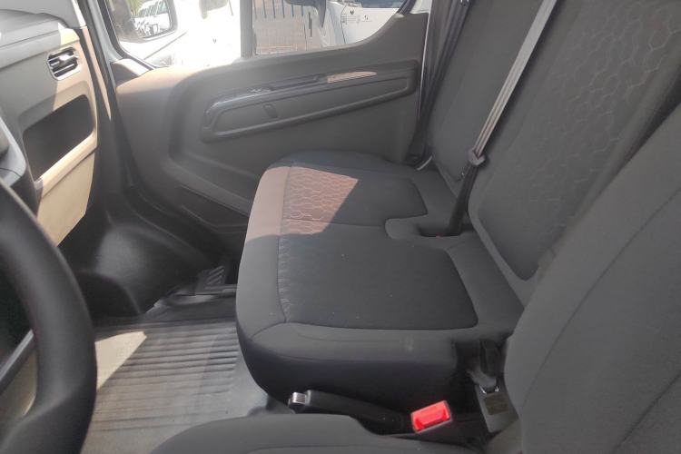 Used JMC E Fushun 2025 Model, Open Window Version, 41.86 kWh, Short Axle, Low-roof Interior 3