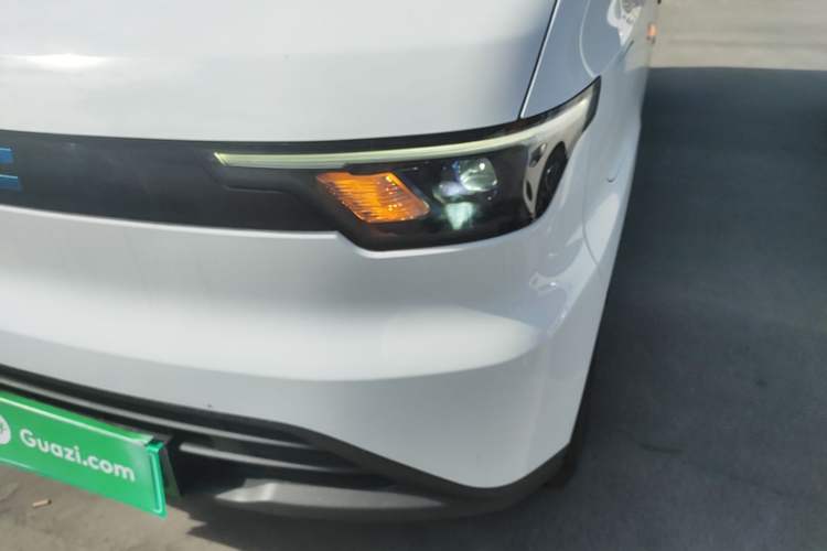 Used JMC E Fushun 2025 Model, Open Window Version, 53.58 kWh, Mid-axle, Mid-roof Left Front Headlight