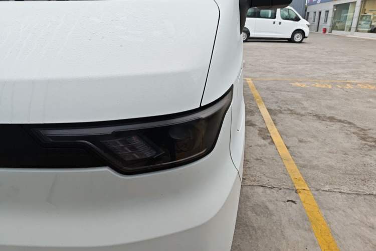 Used JMC E Fushun 2025 Model, Open Window Version, 53.58 kWh, Mid-axle, Mid-roof Left Front Headlight