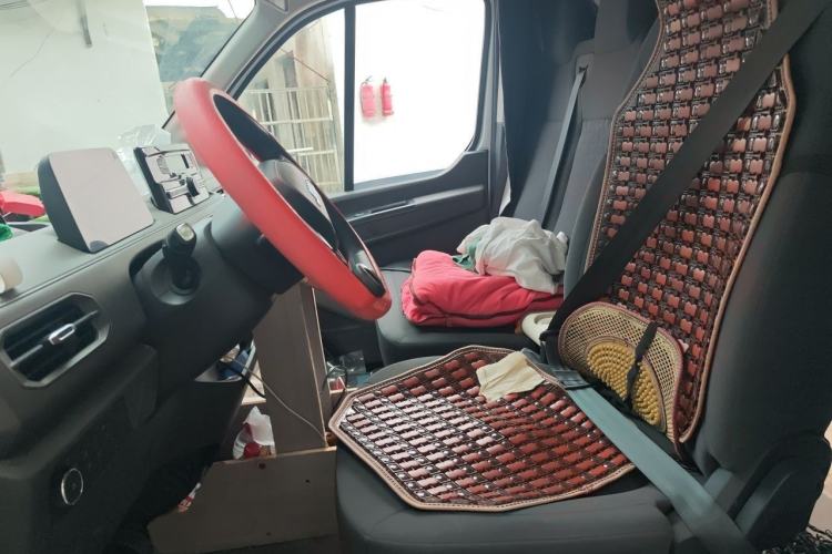 Used JMC E Fushun 2025 Model, Open Window Version, 77 kWh, Mid-axle, Mid-roof Left Front Seat