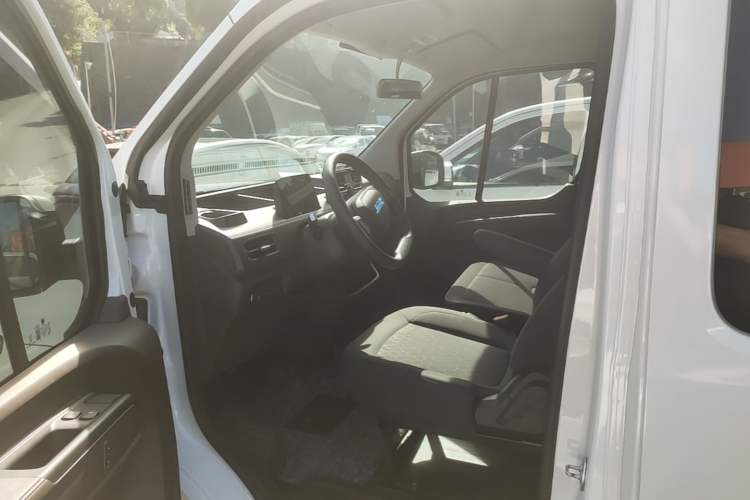 Used JMC E Fushun 2025 Model, Open Window Version, 53.58 kWh, Mid-axle, Mid-roof Left Front Seat