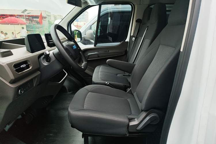 Used JMC E Fushun 2025 Model, Open Window Version, 53.58 kWh, Mid-axle, Mid-roof Left Front Seat