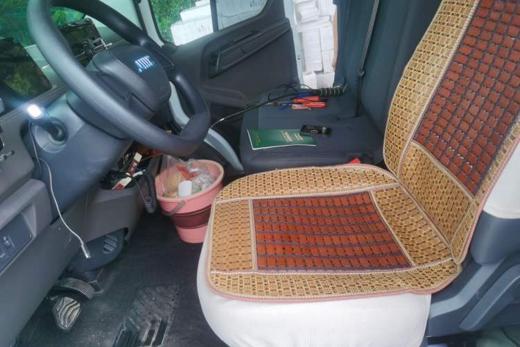 Used JMC E Fushun 2025 Model, Open Window Version, 53.58 kWh, Mid-axle, Low-roof Left Front Seat