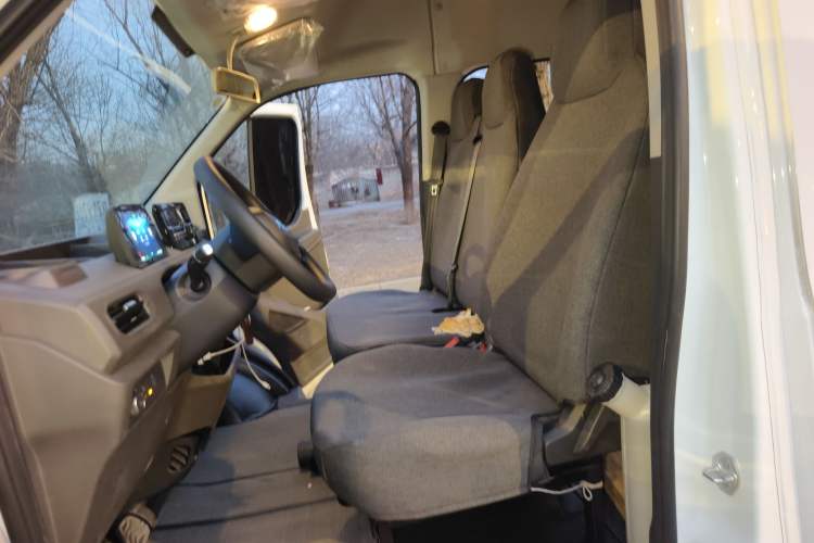 Used JMC E Fushun 2025 Model, Open Window Version, 77 kWh, Mid-axle, Mid-roof Left Front Seat