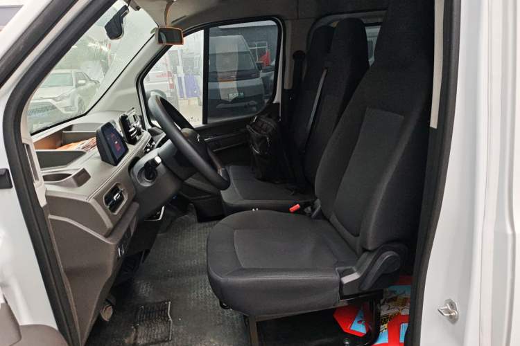 Used JMC E Fushun 2025 Model, Open Window Version, 53.58 kWh, Mid-axle, Mid-roof Left Front Seat