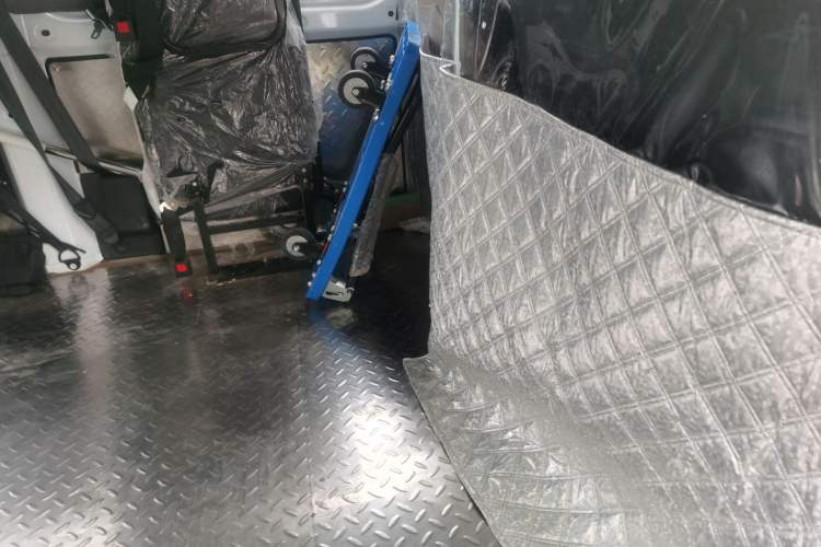 Used JMC E Fushun 2025 Model, Open Window Version, 53.58 kWh, Mid-axle, Low-roof Left Rear Seat
