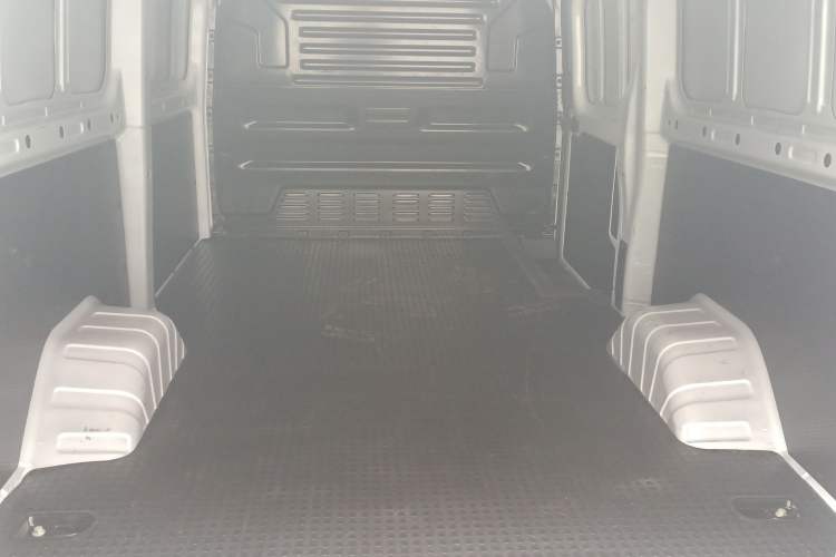 Used JMC E Fushun 2025 Model 41.5 kWh Blind Window Version, Short Wheelbase Low Roof, 3.0 tons Left Rear Seat