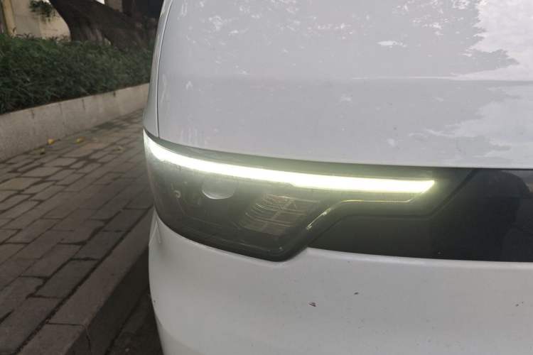 Used JMC E Fushun 2025 Model, Open Window Version, 53.58 kWh, Mid-axle, Low-roof Right Front Headlight