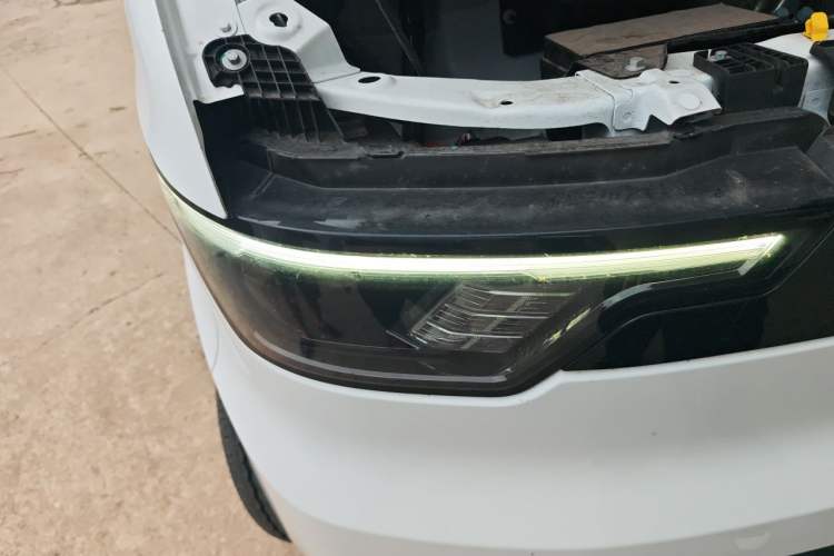 Used JMC E Fushun 2025 Model, Open Window Version, 77 kWh, Mid-axle, Mid-roof Right Front Headlight