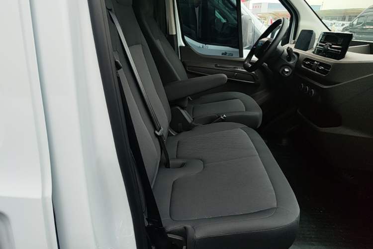 Used JMC E Fushun 2025 Model, Open Window Version, 53.58 kWh, Mid-axle, Mid-roof Right Front Seat
