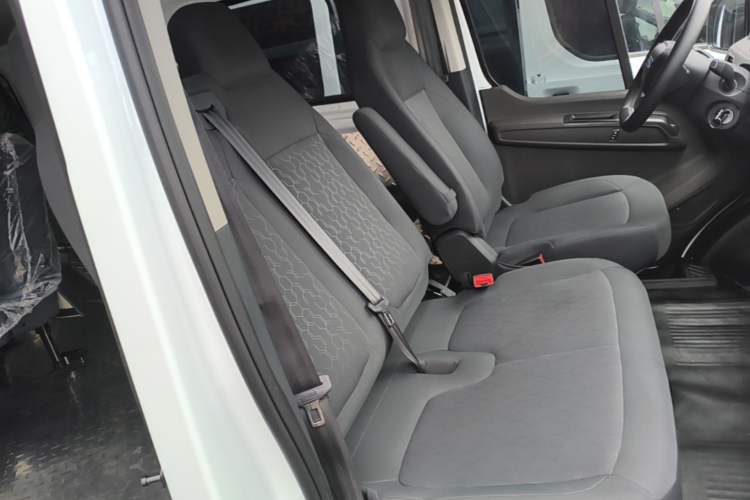 Used JMC E Fushun 2025 Model, Open Window Version, 77 kWh, Mid-axle, Low-roof Right Front Seat