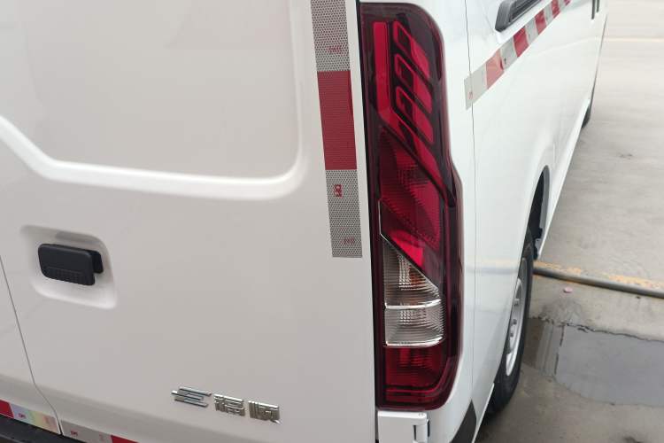 Used JMC E Fushun 2025 Model 41.5 kWh Blind Window Version, Short Wheelbase Low Roof, 3.0 tons Right Rear Taillight