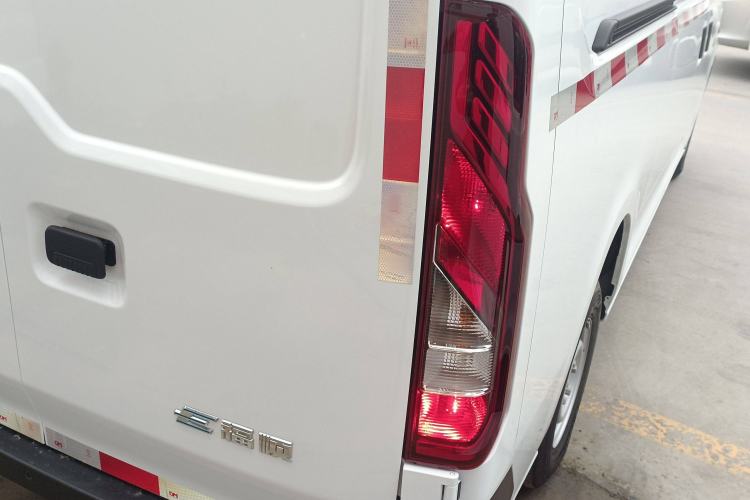 Used JMC E Fushun 2025 Model 41.5 kWh Blind Window Version, Short Wheelbase Low Roof, 3.0 tons Right Rear Taillight