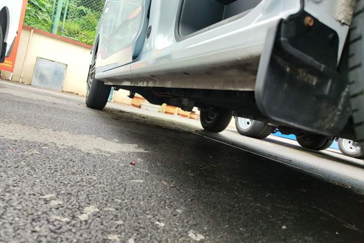 Used JMC E Fushun 2025 Model, Open Window Version, 53.58 kWh, Mid-axle, Mid-roof Right Side Sill