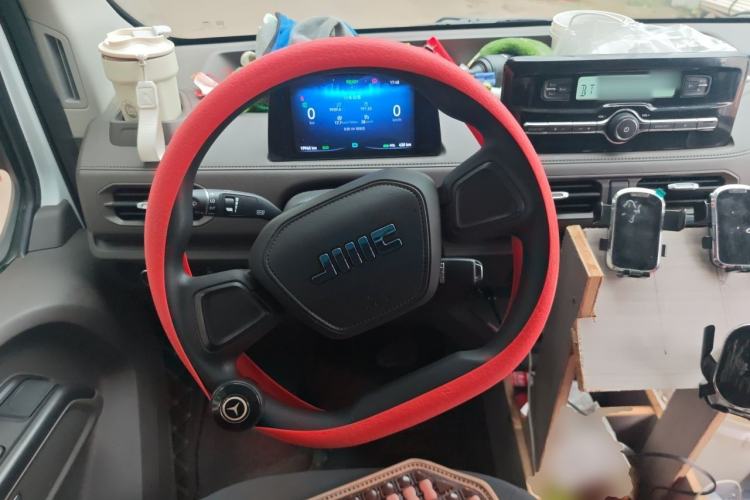 Used JMC E Fushun 2025 Model, Open Window Version, 77 kWh, Mid-axle, Mid-roof Steering Wheel