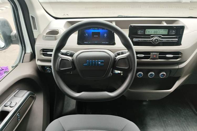 Used JMC E Fushun 2025 Model, Open Window Version, 53.58 kWh, Mid-axle, Mid-roof Steering Wheel
