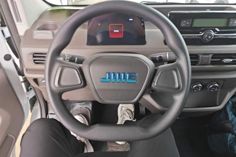Used JMC E Fushun 2025 Model, Open Window Version, 41.86 kWh, Short Axle, Low-roof Steering Wheel
