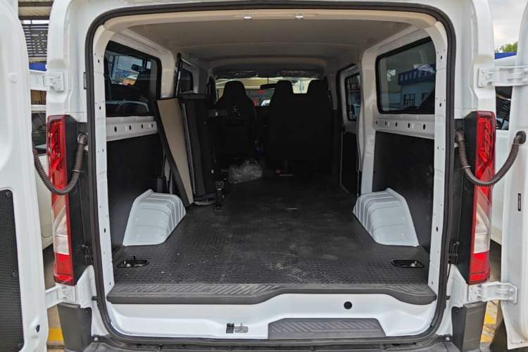 Used JMC E Fushun 2025 Model, Open Window Version, 41.86 kWh, Short Axle, Low-roof Trunk