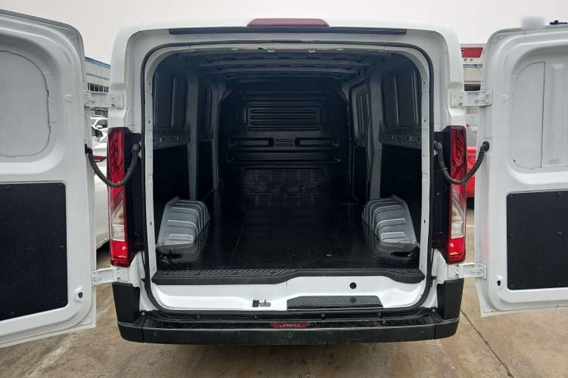 Used JMC E Fushun 2025 Model, Blind Window Version, 41.86 kWh, Short Axle, Low-roof, 3.0 tons Trunk