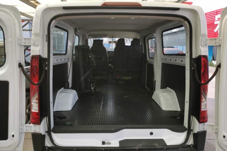 Used JMC E Fushun 2025 Model, Open Window Version, 41.86 kWh, Short Axle, Low-roof Trunk