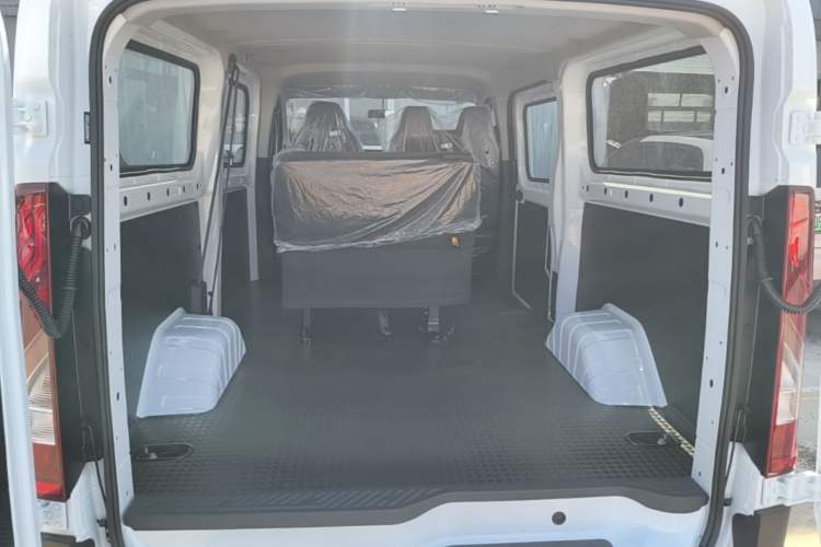 Used JMC E Fushun 2025 Model, Open Window Version, 41.86 kWh, Short Axle, Low-roof Trunk