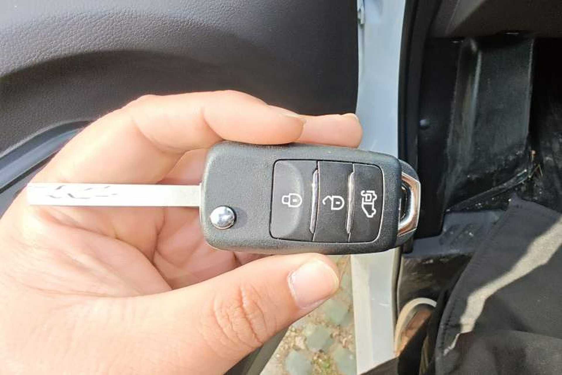 Used JMC E Fushun 2025 Model, Open Window Version, 53.58 kWh, Mid-axle, Low-roof Vehicle Key