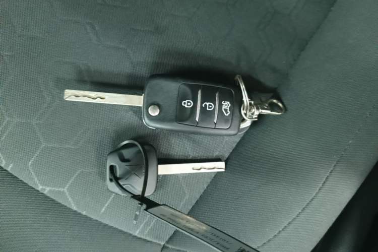 Used JMC E Fushun 2025 Model, Open Window Version, 41.86 kWh, Short Axle, Low-roof Vehicle Key