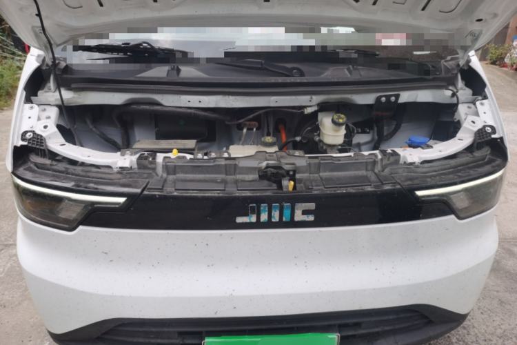 Used JMC E Fushun 2026 Model Mingchuang Edition 53.58kWh 2C Mid-Axle Mid-Roof 7-Seater Engine Bay