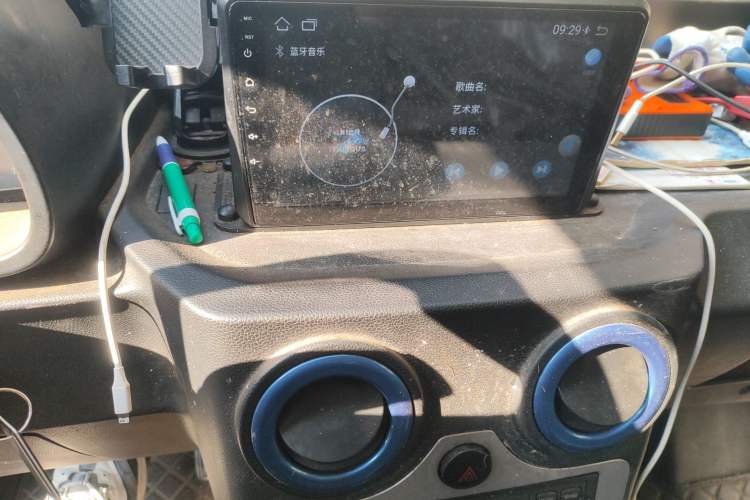 Used JMC E-Roadrunner 2023 E630 Van Base Model 41.86 kWh Audio And AC Panel