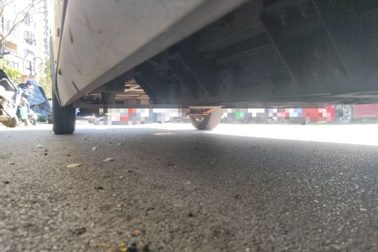 Used JMC E-Roadrunner 2023 E630 Van Base Model 41.86 kWh Chassis Front Right