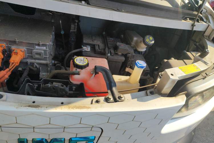 Used JMC E-Roadrunner 2023 E630 Van Base Model 41.86 kWh Engine Bay Left