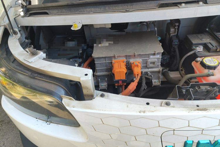 Used JMC E-Roadrunner 2023 E630 Van Base Model 41.86 kWh Engine Bay Right